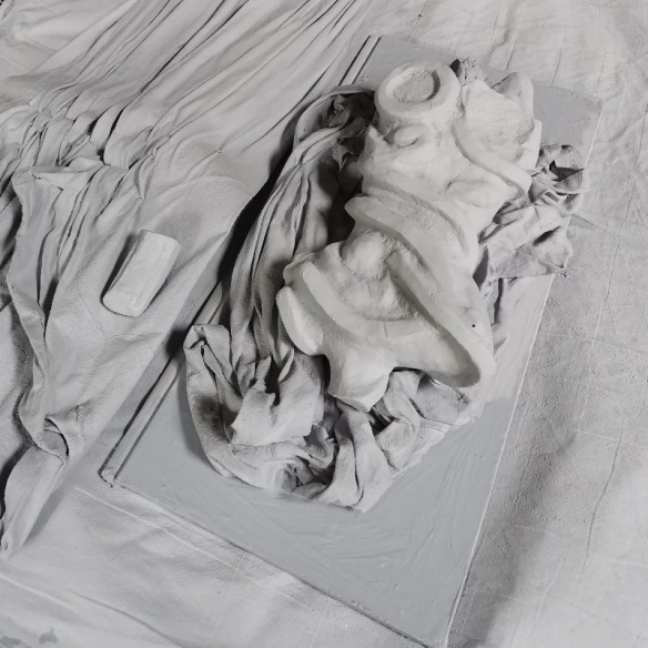 Venus de Milo sculpture ©Jenny Meehan  jennymeehan aka jennyjimjams contemporary Artist London UK, british modern art, artists art journal, keim mineral paint on plaster form 